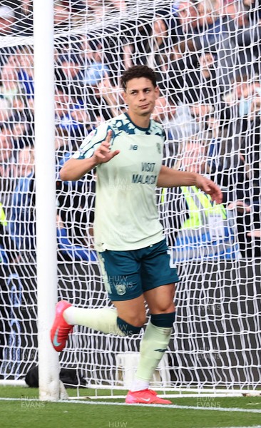 130925 - Stockport County v Cardiff City - Sky Bet League 1 - Yousef Saleh of Cardiff celebrates scoring the equaliser in the last seconds of the match