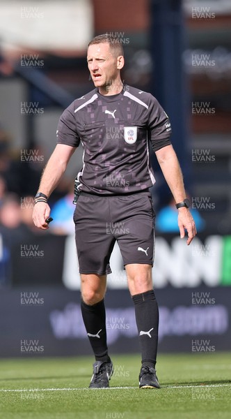 130925 - Stockport County v Cardiff City - Sky Bet League 1 - Referee Simon Mather