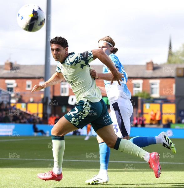 130925 - Stockport County v Cardiff City - Sky Bet League 1 - Yousef Saleh of Cardiff and Ben Osborn of Stockport