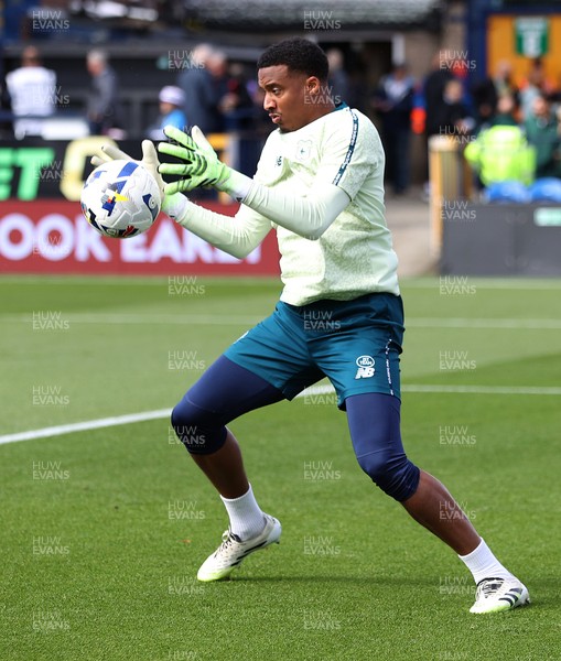 130925 - Stockport County v Cardiff City - Sky Bet League 1 - Goalkeeper Nathan Trott of Cardiff warms up