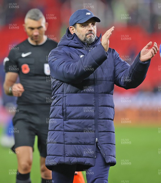 041123 - Stoke City v Cardiff City - Sky Bet Championship - Manager Erol Bulut of Cardiff applauds the travelling fans