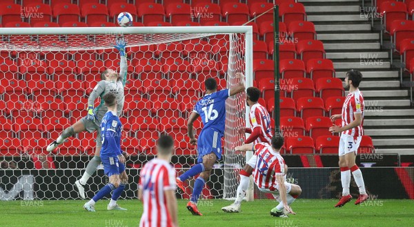 081220 - Stoke City v Cardiff City - Sky Bet Championship - Goalkeeper Alex Smithies of Cardiff makes a magnificent save in the 2nd half   