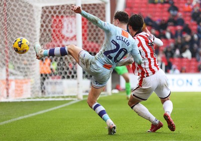 131225 - Stoke City v Swansea City - Sky Bet Championship - Liam Cullen of Swansea and Tatsuki Seko of Stoke