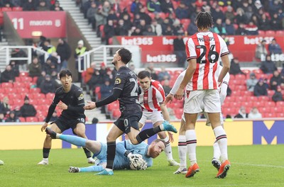 150225 - Stoke City v Swansea City - Sky Bet Championship - Liam Cullen of Swansea misses a scoring chance