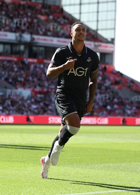 150826 - Stoke City v Swansea City, EFL Sky Bet Championship - Adam Idah of Swansea City celebrates after scoring the second goal