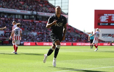 150826 - Stoke City v Swansea City, EFL Sky Bet Championship - Adam Idah of Swansea City celebrates after scoring the second goal