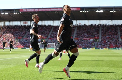 150826 - Stoke City v Swansea City, EFL Sky Bet Championship - Adam Idah of Swansea City celebrates after scoring the second goal