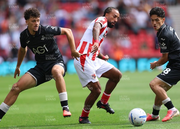 150826 - Stoke City v Swansea City, EFL Sky Bet Championship - Sorba Thomas of Stoke City wins the ball