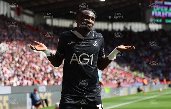 150826 - Stoke City v Swansea City, EFL Sky Bet Championship - Joseph Opoku of Swansea City celebrates after scoring goal