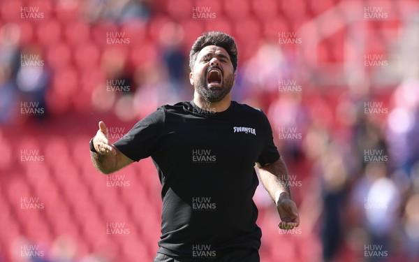 150826 - Stoke City v Swansea City, EFL Sky Bet Championship - Swansea City head coach Vitor Matos celebrates at the end of the match