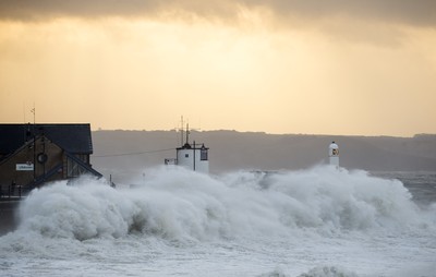 Storm Brian hits Wales 211017