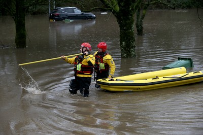 160220 -  Emergency services rescue residents and their dog in Treforest, South Wales