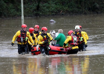 160220 -  Emergency services rescue residents and their dog in Treforest, South Wales