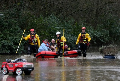 160220 -  Emergency services rescue residents and their pets from flooding caused by Storm Dennis in Treforest, South Wales