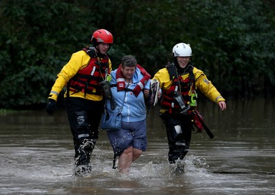 160220 -  Emergency services rescue residents and their pets from flooding caused by Storm Dennis in Treforest, South Wales