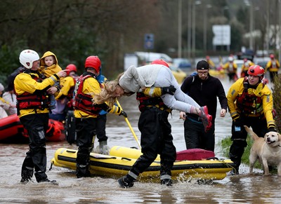 160220 -  Emergency services rescue residents and their pets from flooding caused by Storm Dennis in Treforest, South Wales