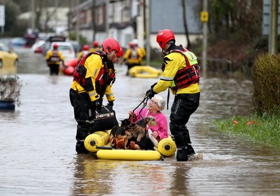 160220 -  Emergency services rescue residents and their pets from flooding caused by Storm Dennis in Treforest, South Wales