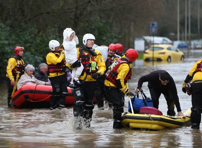 160220 -  Emergency services rescue residents and their pets from flooding caused by Storm Dennis in Treforest, South Wales