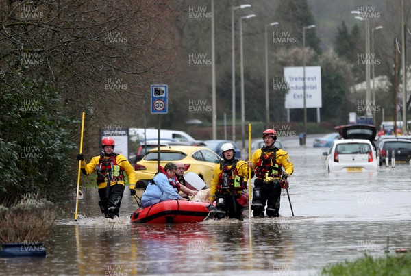 160220 -  Emergency services rescue residents and their pets from flooding caused by Storm Dennis in Treforest, South Wales