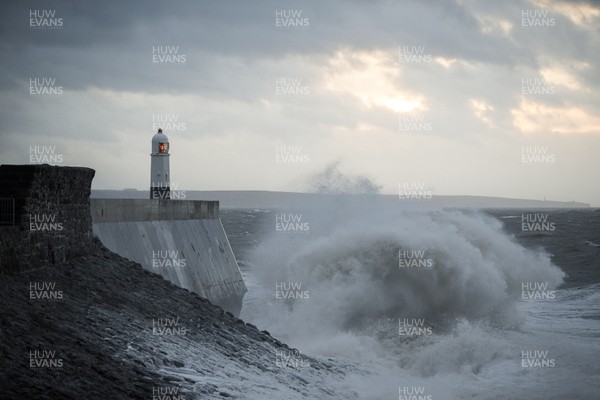 291118 - Picture shows the waves battering the lighthouse at Porthcawl as Storm Diana hits the UK