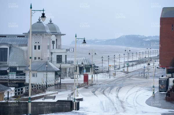 020318 - Weather - Views of the seafront in Penarth near Cardiff, South Wales after being hit by Storm Emma
