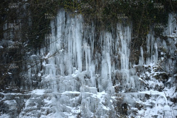 020318 - Weather - Frozen water on the cliffs in Penarth near Cardiff, South Wales after being hit by Storm Emma
