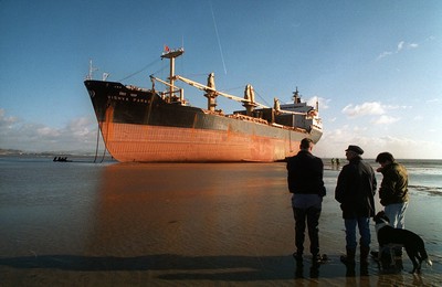 Stranded Ship Swansea 280194