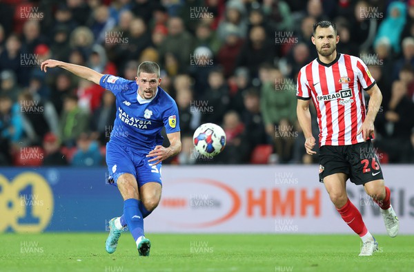051122 - Sunderland v Cardiff City - Sky Bet Championship - Max Watters of Cardiff takes a shot on goal
