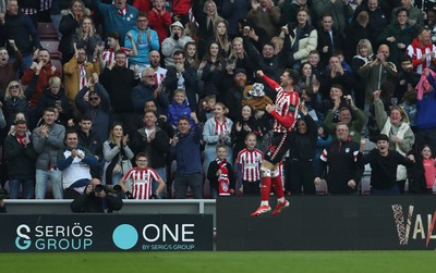 080325 - Sunderland v Cardiff City - Sky Bet Championship - Chris Mepham of Sunderland celebrates after putting his team 2-1 up