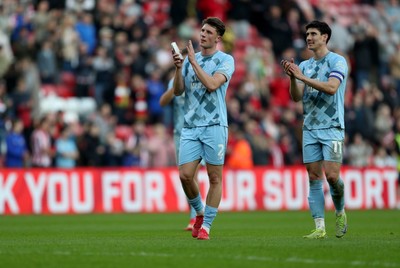 080325 - Sunderland v Cardiff City - Sky Bet Championship - Players applaud the fans at the final whistle