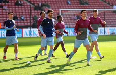 080325 - Sunderland v Cardiff City - Sky Bet Championship - The Cardiff City team warm up before kick off