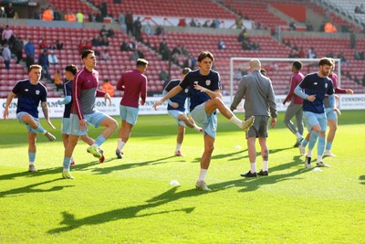 080325 - Sunderland v Cardiff City - Sky Bet Championship - The Cardiff City team warm up before kick off