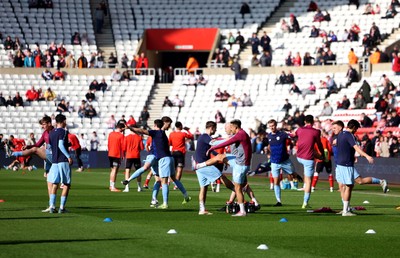 080325 - Sunderland v Cardiff City - Sky Bet Championship - The Cardiff City team warm up before kick off