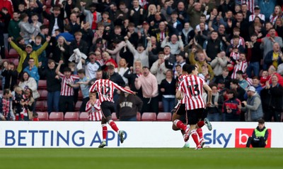 080325 - Sunderland v Cardiff City - Sky Bet Championship - Eliezer Mayenda of Sunderland puts his team 1-0 up