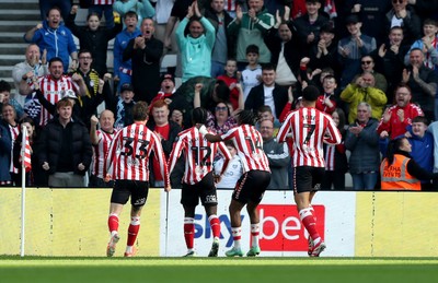 080325 - Sunderland v Cardiff City - Sky Bet Championship - Eliezer Mayenda of Sunderland puts his team 1-0 up