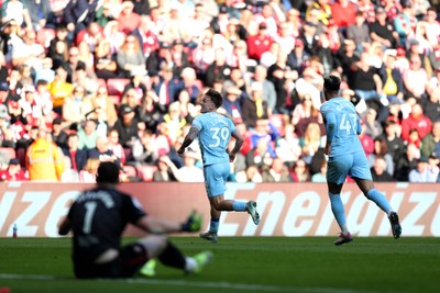 080325 - Sunderland v Cardiff City - Sky Bet Championship - Isaak Davies of Cardiff City celebrates after scoring to make it 1-1