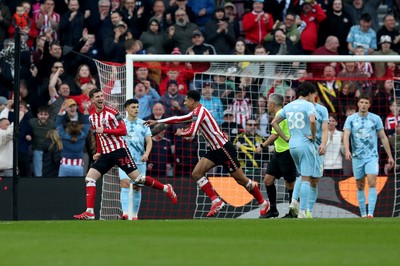 080325 - Sunderland v Cardiff City - Sky Bet Championship - Chris Mepham of Sunderland celebrates after putting his team 2-1 up