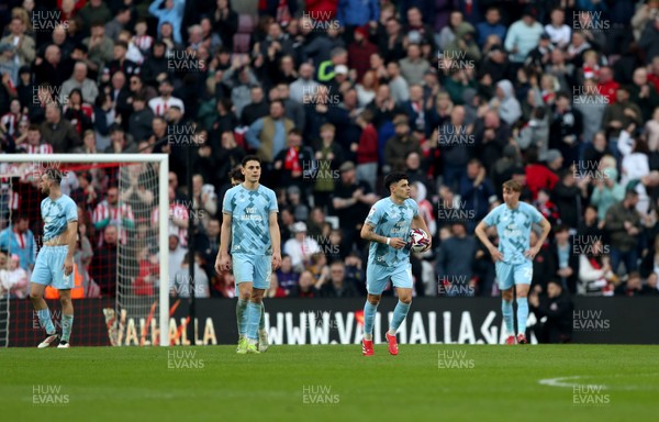 080325 - Sunderland v Cardiff City - Sky Bet Championship - Chris Mepham of Sunderland celebrates after putting his team 2-1 up Cardiff players after conceding