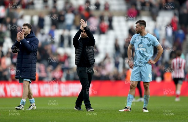 080325 - Sunderland v Cardiff City - Sky Bet Championship - Players and Cardiff City manager Omer Riza applaud the fans at the final whistle