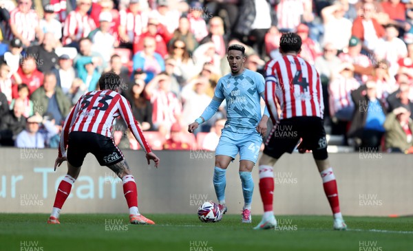 080325 - Sunderland v Cardiff City - Sky Bet Championship - Callum Robinson of Cardiff City