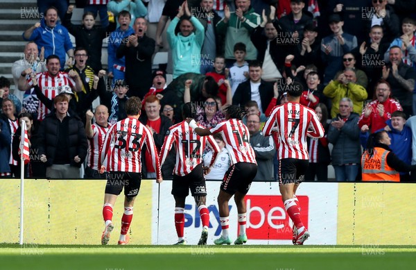 080325 - Sunderland v Cardiff City - Sky Bet Championship - Eliezer Mayenda of Sunderland puts his team 1-0 up