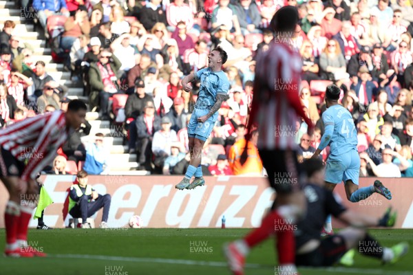 080325 - Sunderland v Cardiff City - Sky Bet Championship - Isaak Davies of Cardiff City celebrates after scoring to make it 1-1