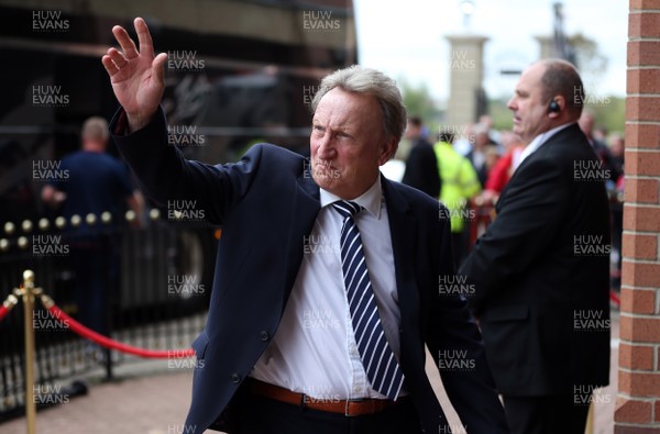 230917 - Sunderland v Cardiff City - Sky Bet Championship - Cardiff City manager Neil Warnock arrives at the stadium