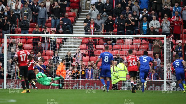 230917 - Sunderland v Cardiff City - Sky Bet Championship - Lynden Gooch of Sunderland scores from the penalty spot to make the scoreline 1-1