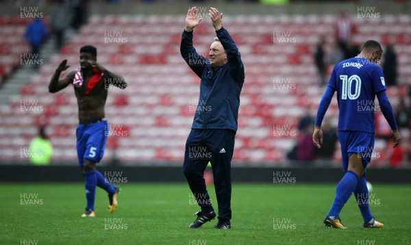 230917 - Sunderland v Cardiff City - Sky Bet Championship - Cardiff City players and manager Neil Warnock applaud their fans at the final whistle