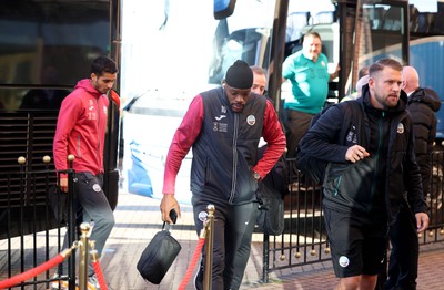 140123 - Sunderland v Swansea City - Sky Bet Championship - Swansea City players arrive