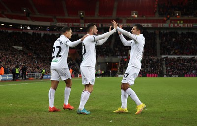 140123 - Sunderland v Swansea City - Sky Bet Championship -  Liam Cullen of Swansea City celebrates after putting his side 2-1 up