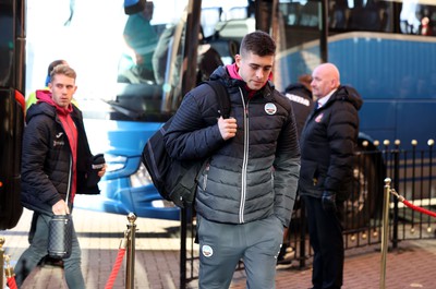 140123 - Sunderland v Swansea City - Sky Bet Championship - Swansea City players arrive