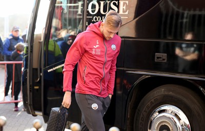 140123 - Sunderland v Swansea City - Sky Bet Championship - Swansea City players arrive