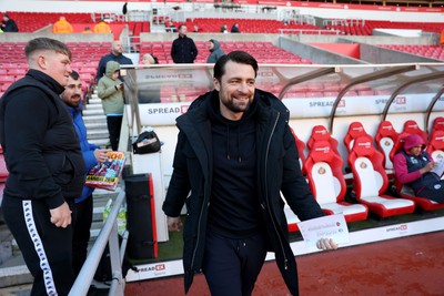 140123 - Sunderland v Swansea City - Sky Bet Championship - Swansea City head coach Russell Martin checks out the pitch before kick off